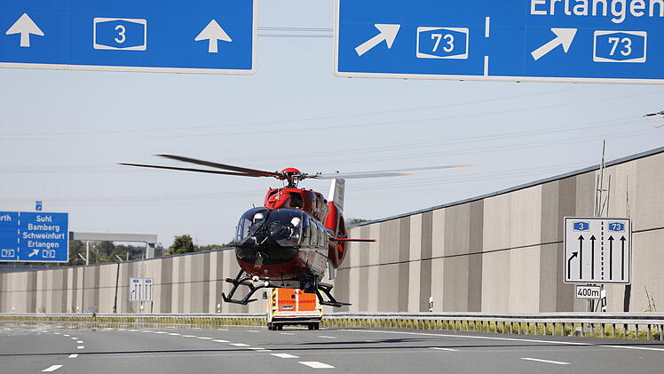 Schwerer Verkehrsunfall mit mehreren Verletzten auf der A3: Unfallverursacher fährt einfach weiter