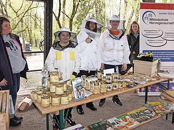 Die AG Bienen der Mittelschule war erstmals dabei.