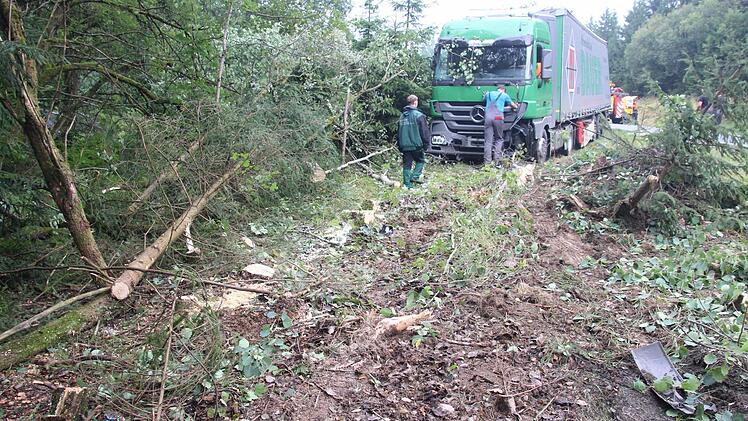 An der Stelle des Fotografen stand das Führerhaus nach dem Unfall.