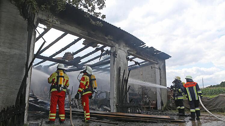 Brand in Scheune in Unteroberndorf Foto: News5 / Herse
