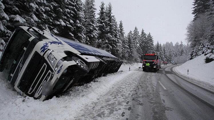 Unfall am 26. Januar 2015 zwischen Tschirn und Nordhalben Foto: News5/Fricke