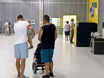 Auf der Tour durch die Kaeser-Hallen erfahren Besucher unter anderem, wie ein Kompressor entsteht, wo er eingesetzt wird und wie er in alle Länder der Welt kommt.  Fotos: Daniela Köhler