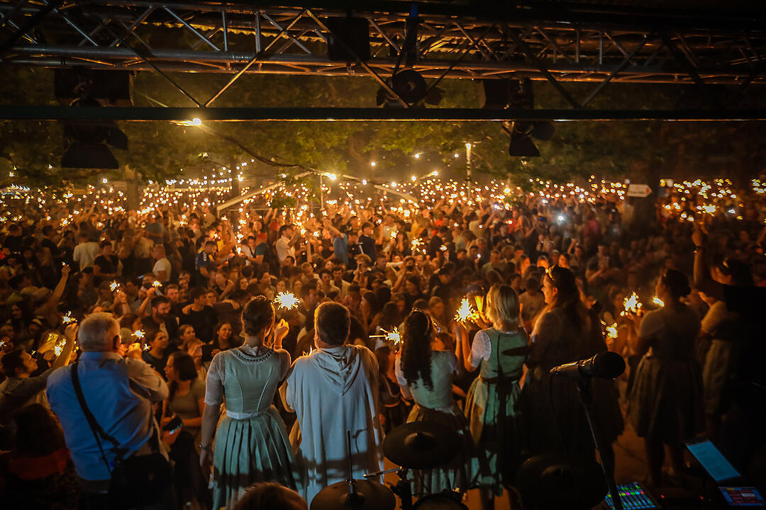 Impressionen vom größten Weinfest in Franken!