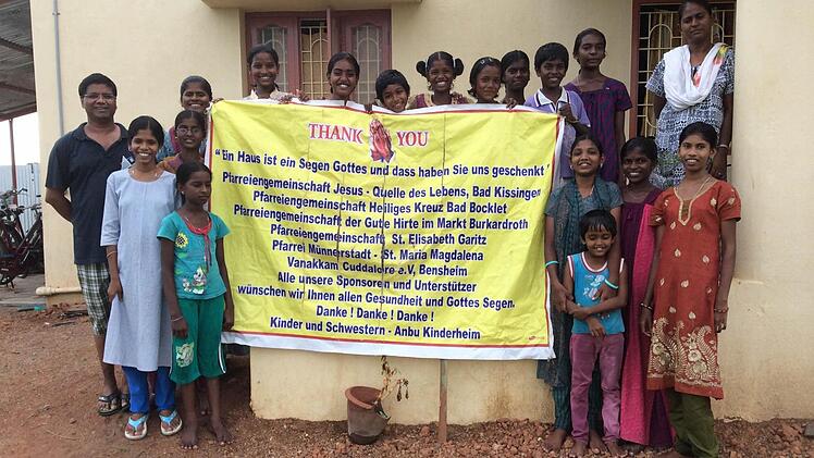 Die Bewohner des Waisenhauses "Anbu Home" in Indien danken mit diesem Plakat den Spendern aus dem Landkreis Bad Kissingen. Foto: Pater Raja