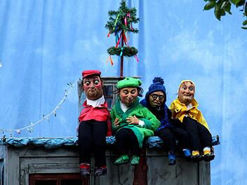 Koller, Fleggo, Muli und Sanka (v. l.) sind die Figuren im Stück "Fichtn im Weiher". Foto: Johanna Blum