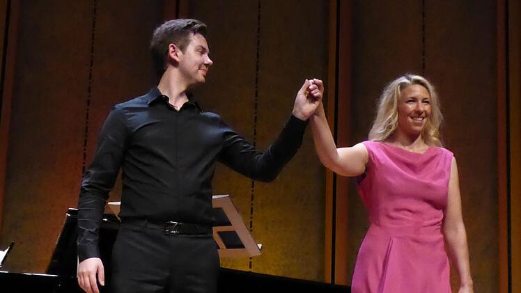 Die Mezzosopranistin Eva Vogel und Nikolaus Rexroth. Foto: Gerhild Ahnert
