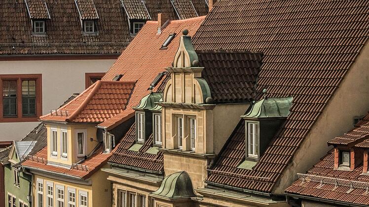 Blick auf die Fassade der Stadtbücherei Coburg aus dem Riesensaal von Schloss Ehrenburg Jochen Berger