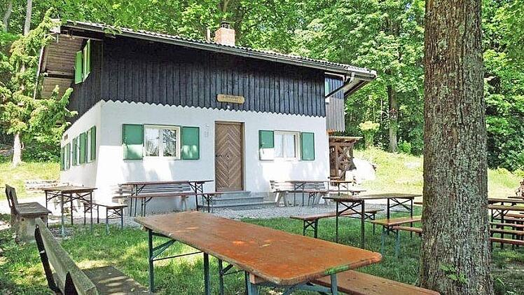 Die Almadlerh&uuml;tte unterhalb von Hochstall. Foto: Helmut Kl&ouml;sel