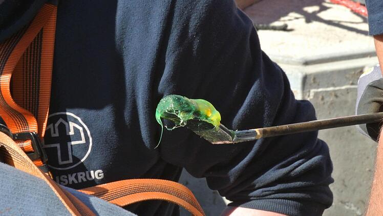 Der gelbe Baatz ist Schmierfett.