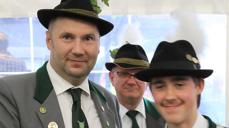 Der Nachwuchsschütze Philipp Rosenbaum sicherte sich den Königstitel.