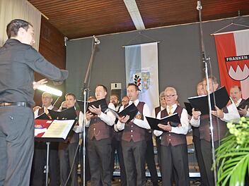 Der Chor der Sängervereinigung "Edelweiß" Windheim lädt herzlich zum Freundschafts- und Unterhaltungsabend ein. Foto: K.- H. Hofmann