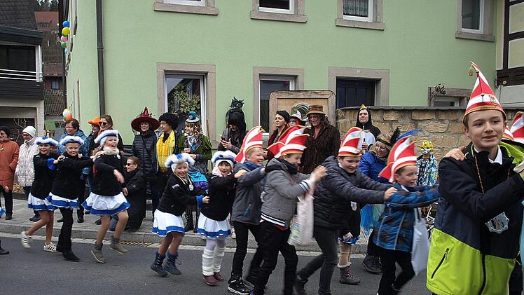Impressionen vom Faschingsumzug in Steinwiesen. Foto: Susanne Deuerling