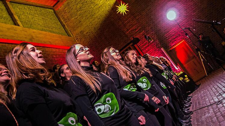 Impressionen vom Adventskonzert mit dem Coburger Hochschulchor "Die Klangfänger" in St. MarkusFoto: Jochen Berger