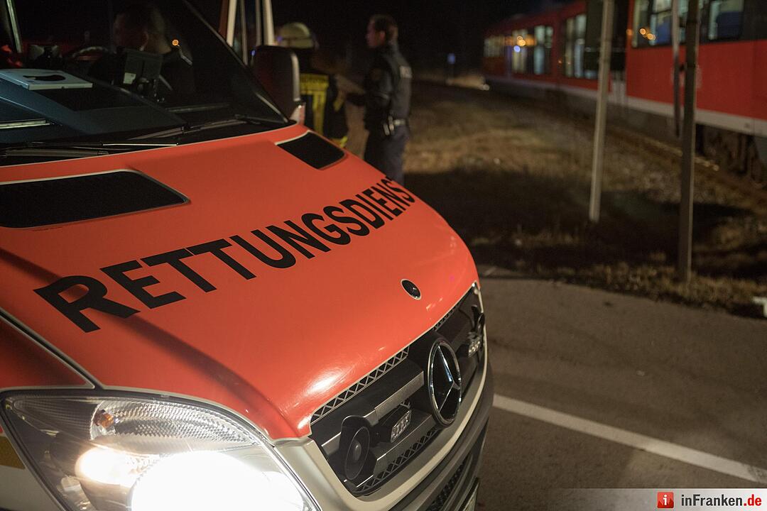 Kreis Roth: Auto kollidiert mit Regionalzug