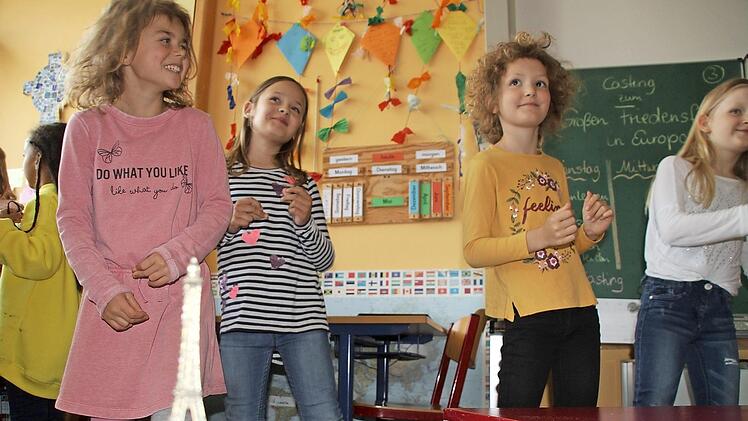 Viel Spaß bei der Idee eine Reise durch Europa zu planen und umzusetzen. Mit Tanz und Theater wird an diesem Thema gearbeitet.