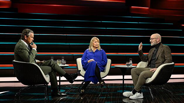 Sie diskutierten am Dienstagabend über Sinn und Unsinn der Brandmauer zur Afd, von links: Moderator Markus Lanz, Petra Köpping und Peter Tauber.
