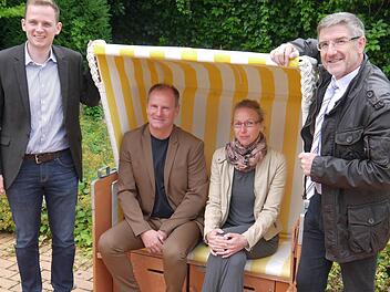 Hoffen auf eine erfolgreiche Zukunft für die "Therme Natur" (von links): Tobias Ehrlicher, Lutz Lange, Stine Michel und Michael Busch. Foto: Berthold Köhler