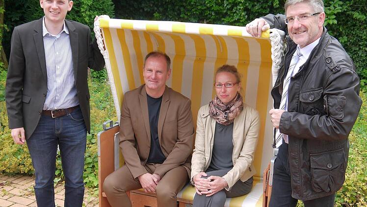 Hoffen auf eine erfolgreiche Zukunft für die "Therme Natur" (von links): Tobias Ehrlicher, Lutz Lange, Stine Michel und Michael Busch. Foto: Berthold Köhler