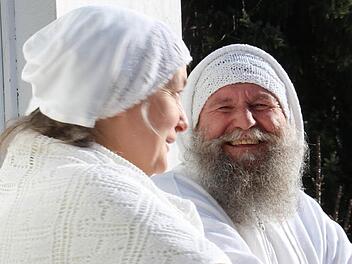 Der Guru aus Lonnerstadt mit seiner Freundin.  Archivfoto: Bauriedel