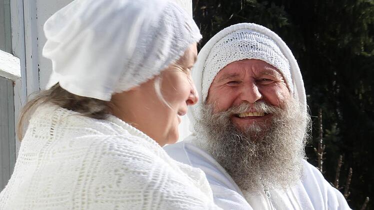 Der Guru aus Lonnerstadt mit seiner Freundin.  Archivfoto: Bauriedel