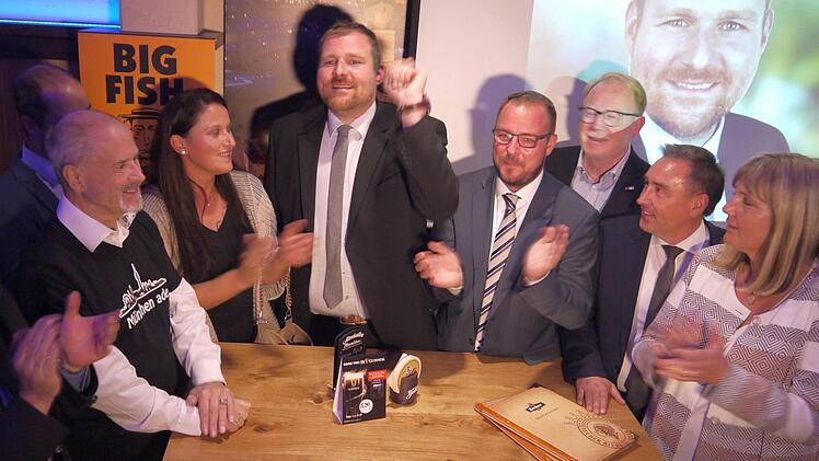 Martin Mittag bei der Wahlparty im "Bayrish Pub".Foto: Berthold Köhler