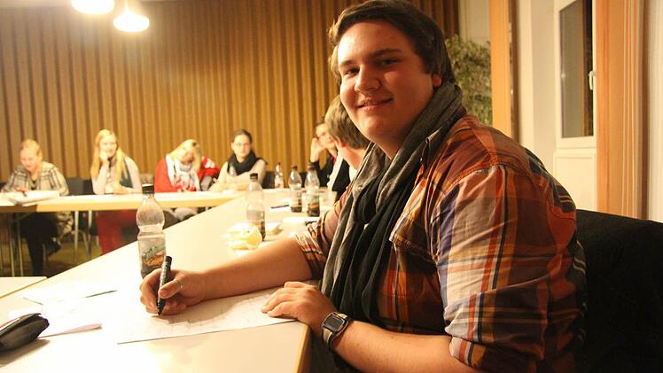 Jonas Gleich wurde als erfahrener Landjugend-Vertreter mit der Erstellung einer Facebook-Seite betraut - er soll auch eine Kleingruppe leiten, die die Vorschläge für Veranstaltungen ausarbeitet.