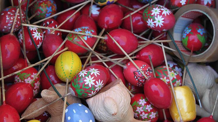 Viele Eier müssen angebracht werden Foto: Carmen Schwind