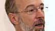 Thomas Saalfeld ist Professor für Politikwissenschaft an der Universität Bamberg. Er diskutierte mit den jungen Studierenden, ob die in Deutschland lebenden Migranten in angemessener Form am politischen Leben teilnehmen können. Diese Frage stellen sich derzeit auch viele Politiker und Journalisten. Foto: Barbara Herbst