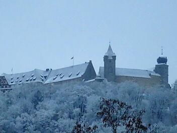 Die Veste Coburg mit Schnee bedeckt. Anfang dieser Woche k&ouml;nnte es auch wieder schneien. Foto: Jochen Berger