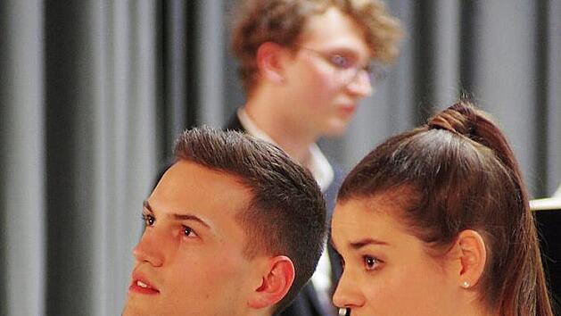 Julia Leser (Sopran), David Krahl (Bariton), Dominik Heidl (Klavier) im Kursaal von Bad Bocklet.  Foto: Klaus Werner