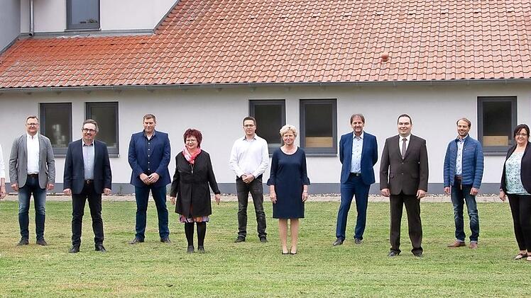 Die Mitglieder des neuen Gemeinderats in Lauter  Foto: Evelina Bayerlein