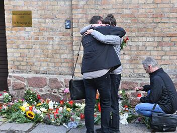 Bei Angriffen mitten in Halle an der Saale in Sachsen-Anhalt sind gestern vor einer Synagoge und in einem Döner-Imbiss zwei Menschen erschossen worden.worden. Foto: Hendrik Schmidt/dpa