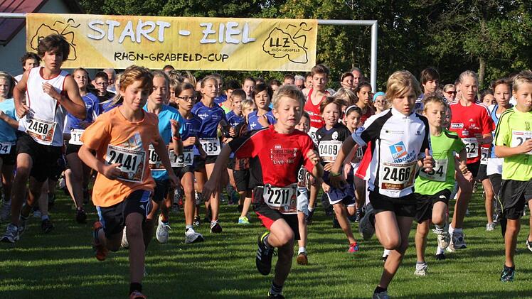 Dichtes Gedränge herrschte in Rannungen nicht nur beim Schülerlauf über fünf Kilometer