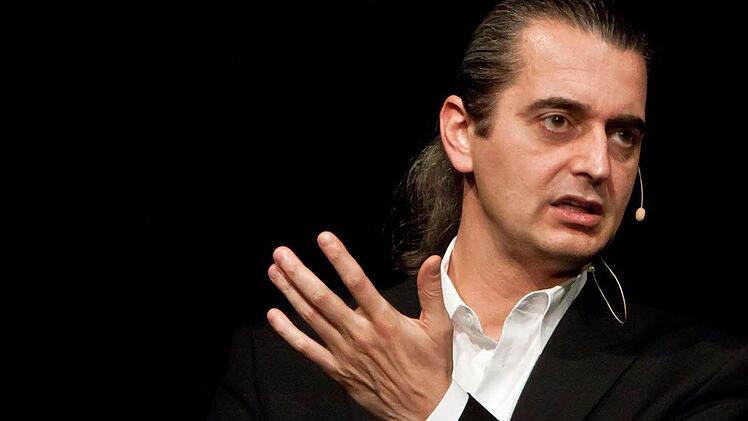 Hagen Rether bei seinem Gastspiel im Coburger Kongresshaus.Foto: Jochen Berger