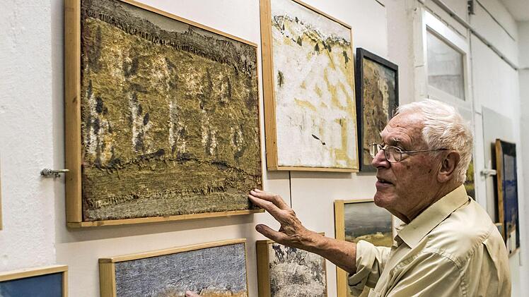 Robert Reiter in seiner neuen Werkstattgalerie in Untersiemau. Offiziell eröffnet wird sie am 15. September.Foto: Jochen Berger