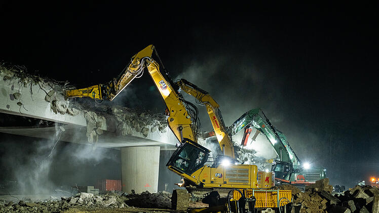 Brückenabriss in Bamberg: Instabiles Bauwerk binnen einer Nacht zerlegt