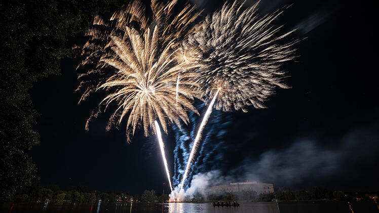 Fulminate Feuerwerk-Show beim 200. N&uuml;rnberger Volksfest