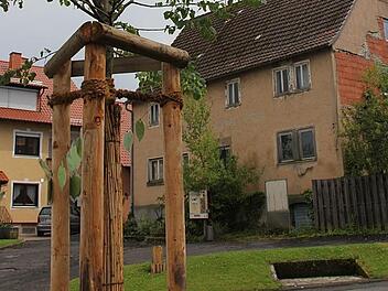 Das ehemalige Gasthaus in Schwärzelbach ist heuer abgerissen worden. Damit eröffnen sich für die Gemeinde neue Gestaltungsmöglichkeiten der frei gewordenen Fläche. Wie die sich konkretisieren, ließ Bürgermeister Jürgen Karle in der Bürgerversammlung allerdings offen. Foto: Gerd Schaar