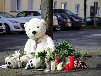 Kind stirbt nach Messerangriff in Witten - Vater festgenommen