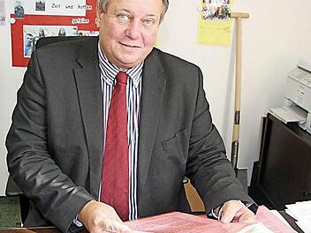 Bernhard Herrmann hat eine Fachaufsichtsbeschwerde gegen Bürgermeister Volker Schmiechen (unser Bild) und Verwaltungsleiter Martin Betz eingereicht. Der Untersteinacher wirft beiden einen Verstoß gegen die bayerische Gemeindeordnung vor. Foto: Sonny Adam