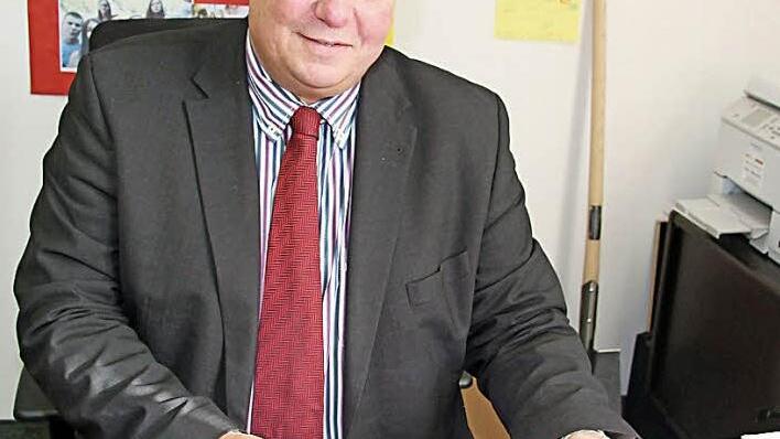 Bernhard Herrmann hat eine Fachaufsichtsbeschwerde gegen Bürgermeister Volker Schmiechen (unser Bild) und Verwaltungsleiter Martin Betz eingereicht. Der Untersteinacher wirft beiden einen Verstoß gegen die bayerische Gemeindeordnung vor. Foto: Sonny Adam