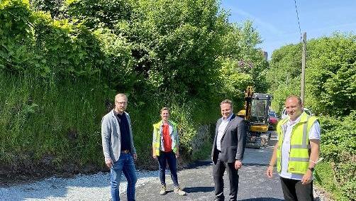 Bei der Abnahme der Stra&szlig;enbauarbeiten (von links): Gesch&auml;ftsf&uuml;hrer Christian Gack von der Vogel-Bau GmbH, Carina Schwemmlein vom Tiefbauamt der Stadt, OB Ingo Lehmann und Tiefbauleiter Ingo Wolfgramm