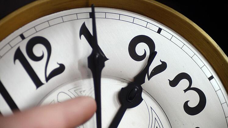 Sonntagnacht wird die Uhr umgestellt. Dann haben wir wieder Sommerzeit. Foto: dpa