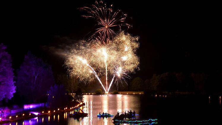 Das Feuerwerk beim Trebgaster Seefest ließ keine Wünsche offen.  Foto: Dieter Hübner