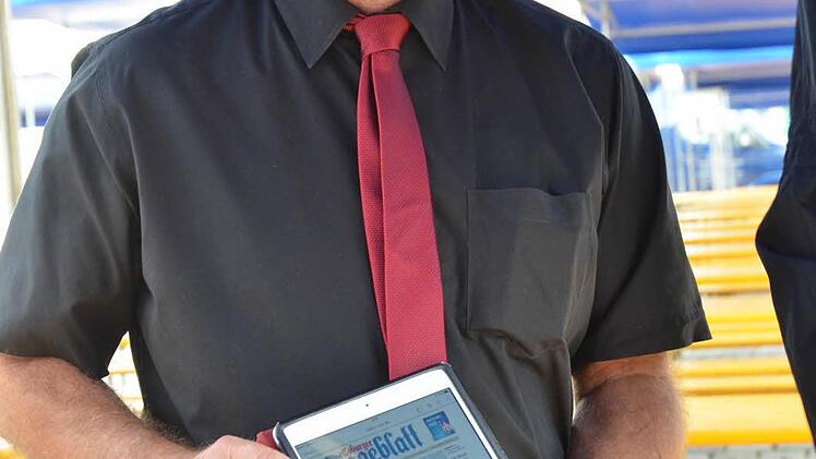 Es funktioniert, Frank Rebhan hat zum Test die Seite des Coburger Tageblatts auf sein Tablet geladen.