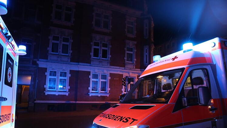 In Hof geriet am Donnerstagmorgen ein Wohnhaus in Brand. Foto: News5/Fricke