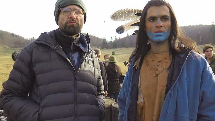 "Winnetou - Der Mythos lebt" Philipp Stölzl und Nik Xhelilaj in einer Drehpause.