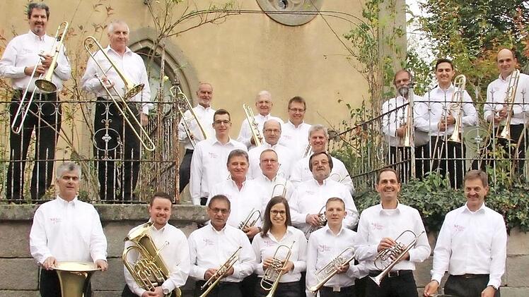 Der kleine Bezirksposaunenchor des Dekanats Rügheim unter der Leitung von Jürgen Koch gibt am Samstag, 3. November, ein besonderes Konzert in der Heilig-Kreuz-Kirche in Holzhausen. Foto: Gerold Snater