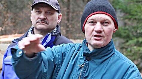Heinz Hümmer (vorne) gab einen Überblick über den 40 Hektar großen Wald.Foto: Helmut Will