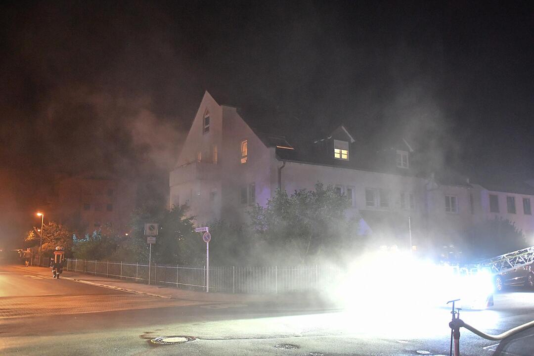 In der Nacht zu Freitag ist es gegen 2.25 Uhr zu einem Küchenbrand in der Schlüsselstraße gekommen. Die Feuerwehr war vor Ort.